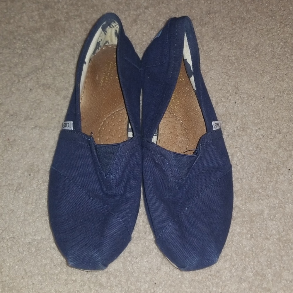Genuine Toms, size 9